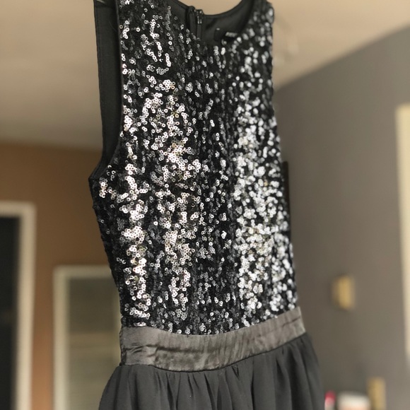 BLACK DRESS - Picture 3 of 4